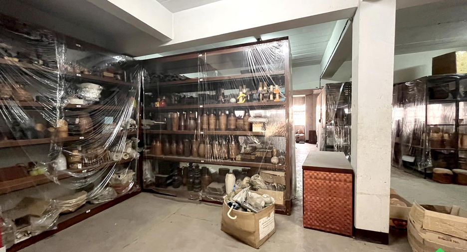 For sale retail Space in San Kamphaeng, Chiang Mai
