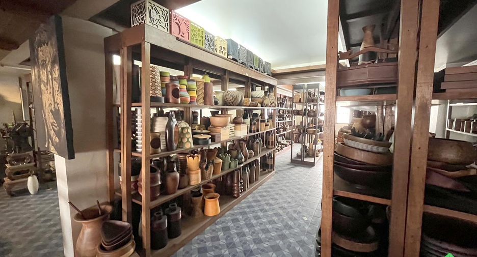 For sale retail Space in San Kamphaeng, Chiang Mai