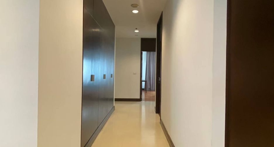 À louer 3 chambres condo à Pathum Wan, Bangkok