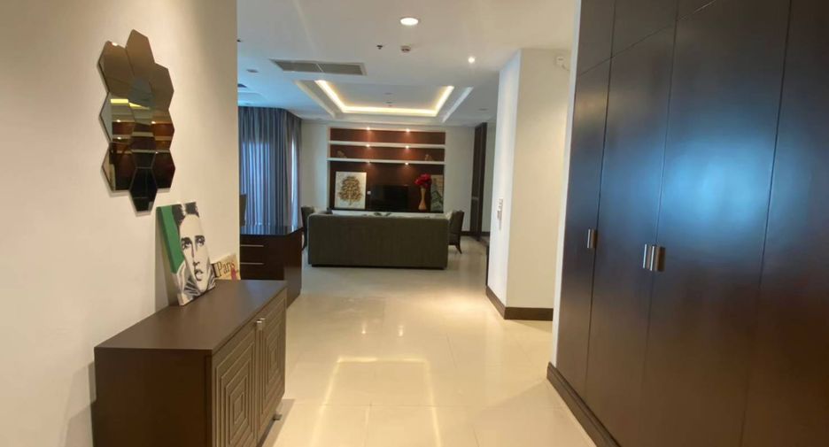À louer 3 chambres condo à Pathum Wan, Bangkok
