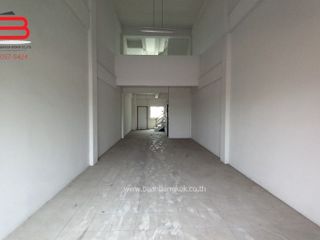For sale 3 Beds retail Space in Lam Luk Ka, Pathum Thani