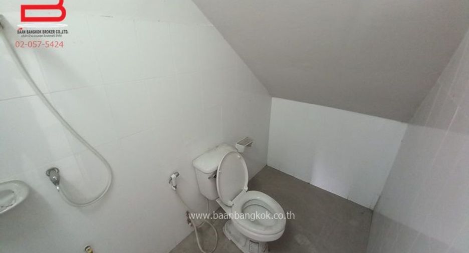Local comercial en venta de 3 habitaciones en Lam Luk Ka, Pathum Thani