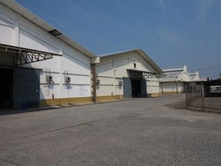 For sale 4 Beds warehouse in Mueang Lamphun, Lamphun