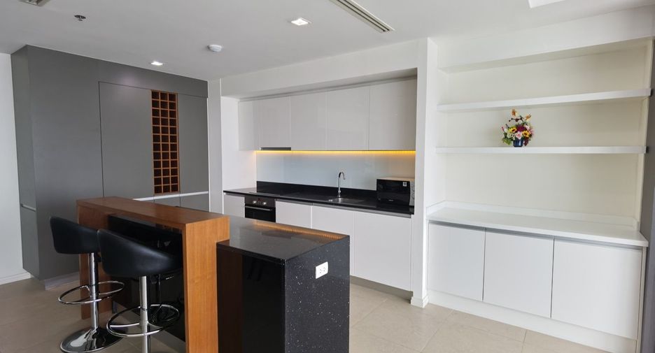 For rent 2 bedrooms condo in Sathon, Bangkok