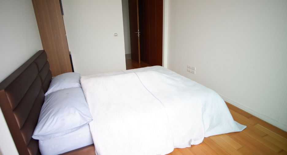 For rent 2 bedrooms condo in Sathon, Bangkok