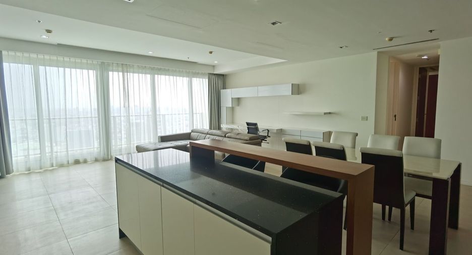 For rent 2 bedrooms condo in Sathon, Bangkok