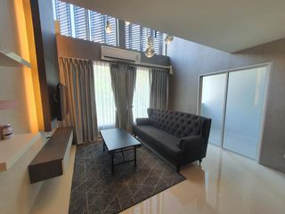 Casa adosada en venta de 3 habitaciones en Mueang Rayong, Rayong