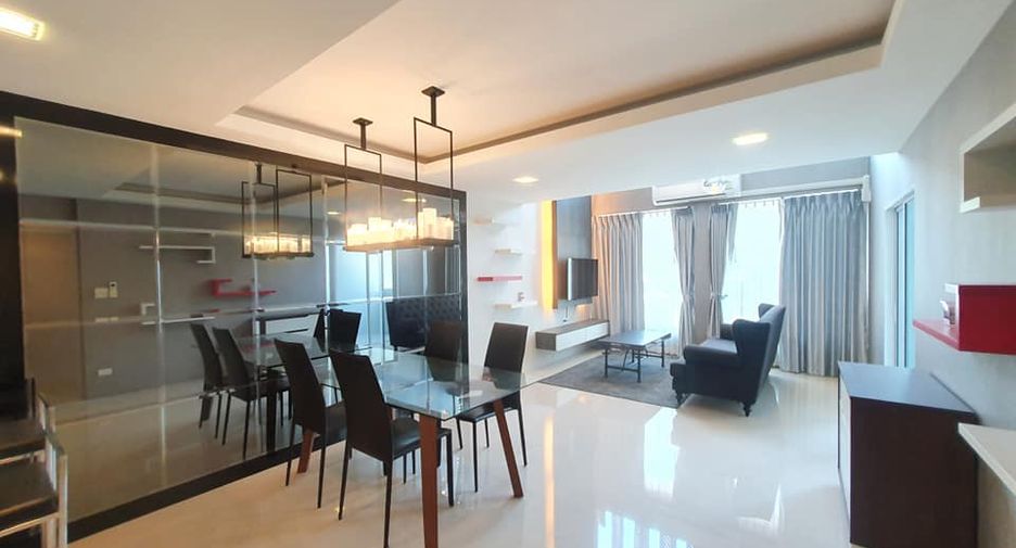 Casa adosada en venta de 3 habitaciones en Mueang Rayong, Rayong