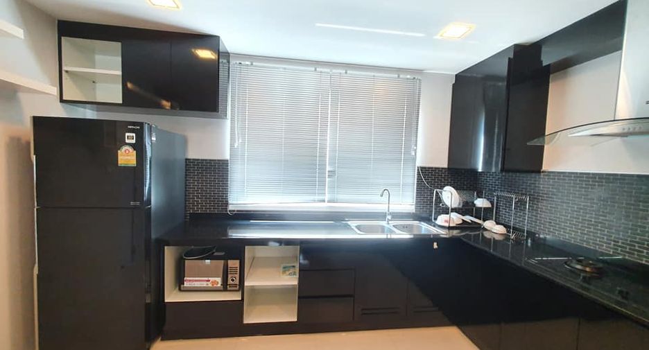 Casa adosada en venta de 3 habitaciones en Mueang Rayong, Rayong