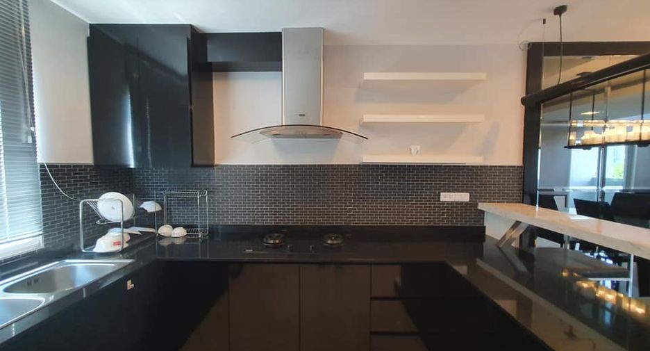 Casa adosada en venta de 3 habitaciones en Mueang Rayong, Rayong