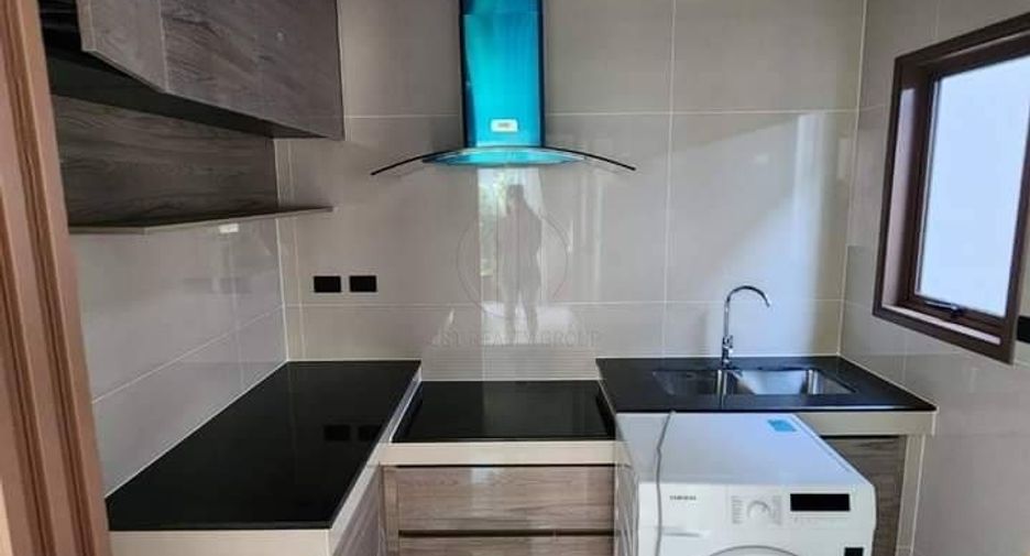 For rent 4 bedrooms house in Bang Kapi, Bangkok