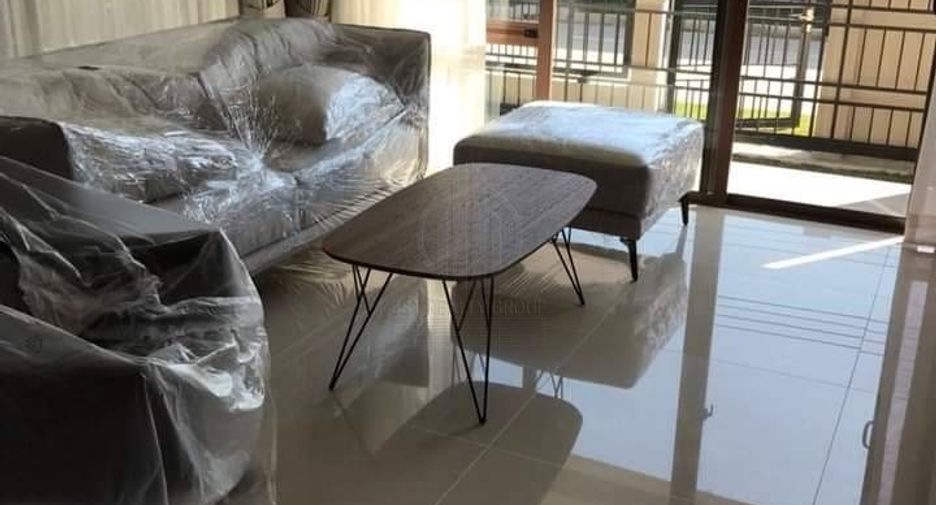 For rent 4 bedrooms house in Bang Kapi, Bangkok