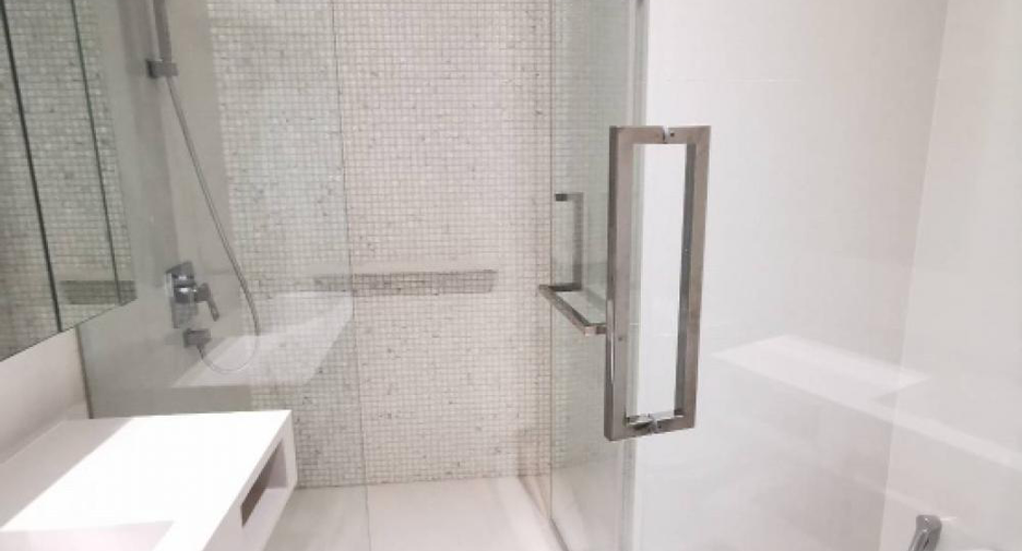 For rent and for sale studio condo in Khlong Toei, Bangkok