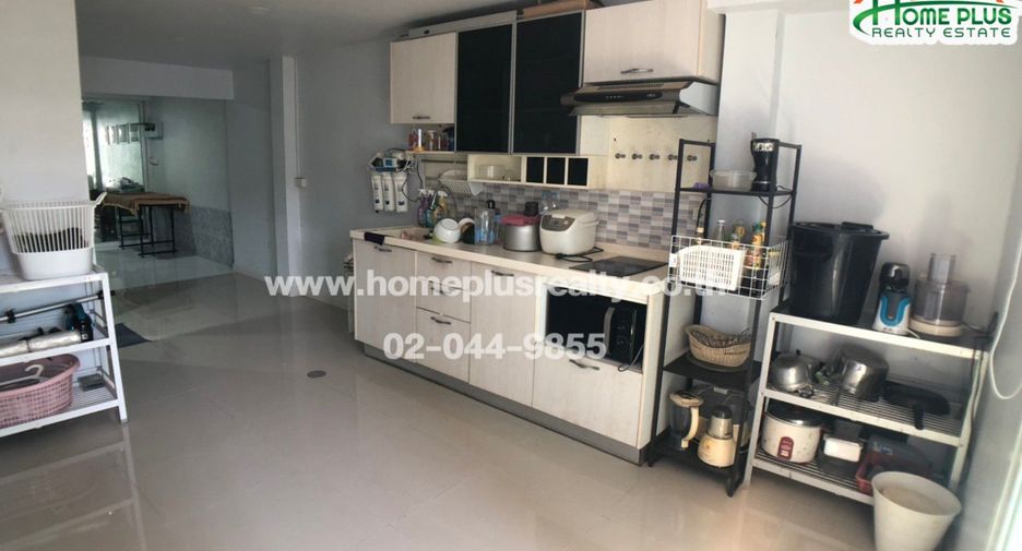 For sale 2 bedrooms townhouse in Bang Phli, Samut Prakan