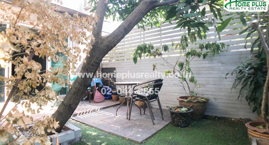 For sale 2 bedrooms townhouse in Bang Phli, Samut Prakan