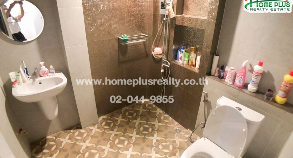 For sale 2 bedrooms townhouse in Bang Phli, Samut Prakan