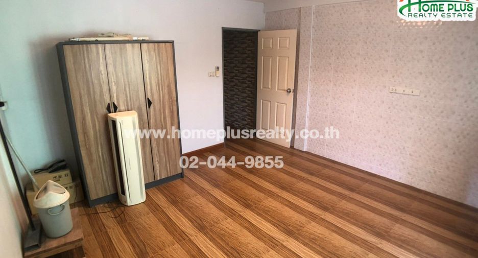For sale 2 bedrooms townhouse in Bang Phli, Samut Prakan