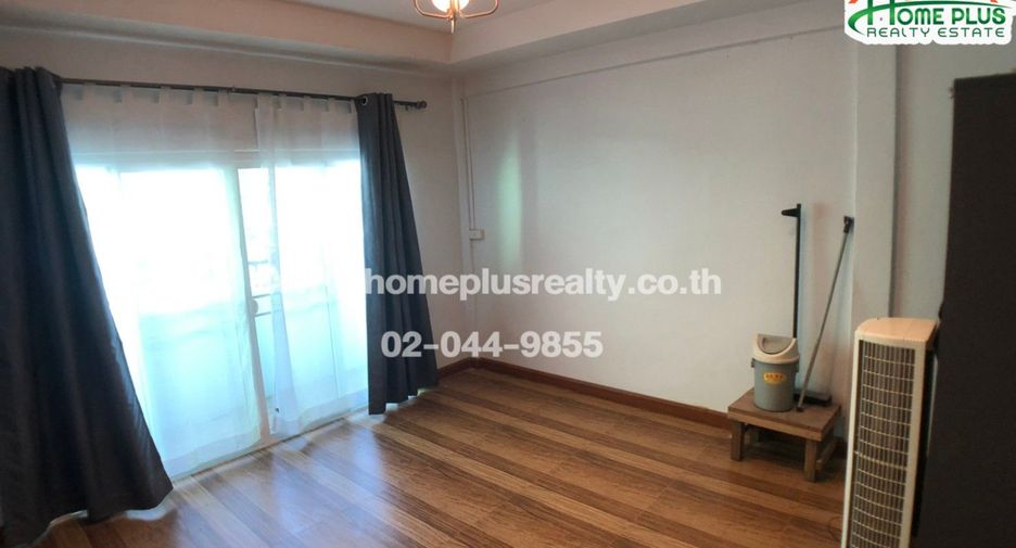 For sale 2 bedrooms townhouse in Bang Phli, Samut Prakan