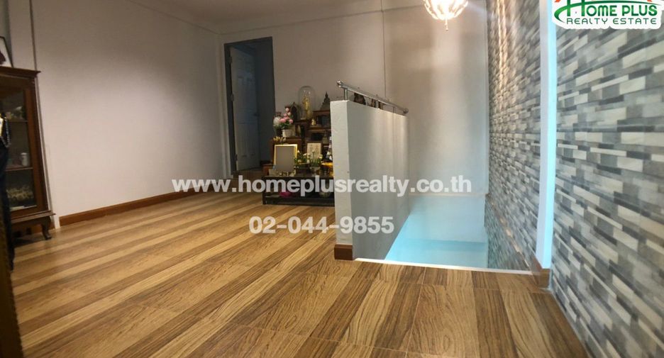 For sale 2 bedrooms townhouse in Bang Phli, Samut Prakan