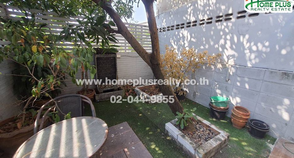 For sale 2 bedrooms townhouse in Bang Phli, Samut Prakan