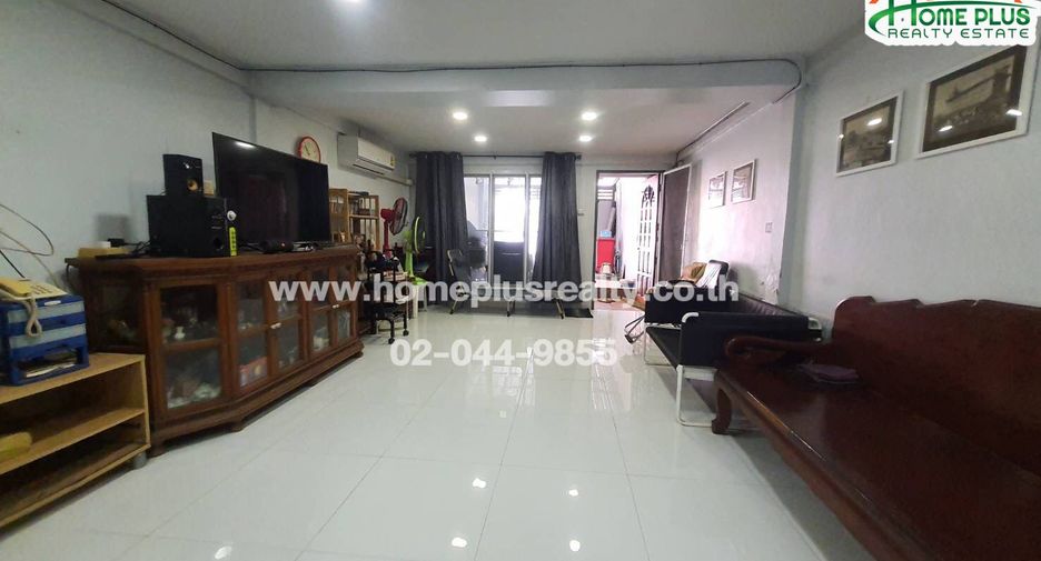 For sale 2 bedrooms townhouse in Bang Phli, Samut Prakan
