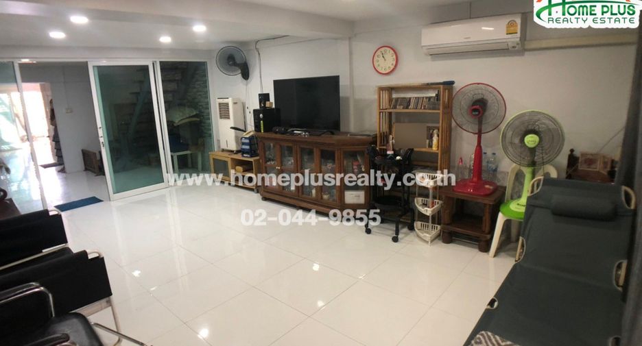 For sale 2 bedrooms townhouse in Bang Phli, Samut Prakan