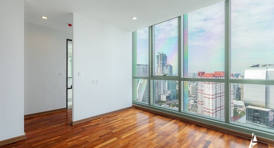 For sale 3 bedrooms condo in Pathum Wan, Bangkok