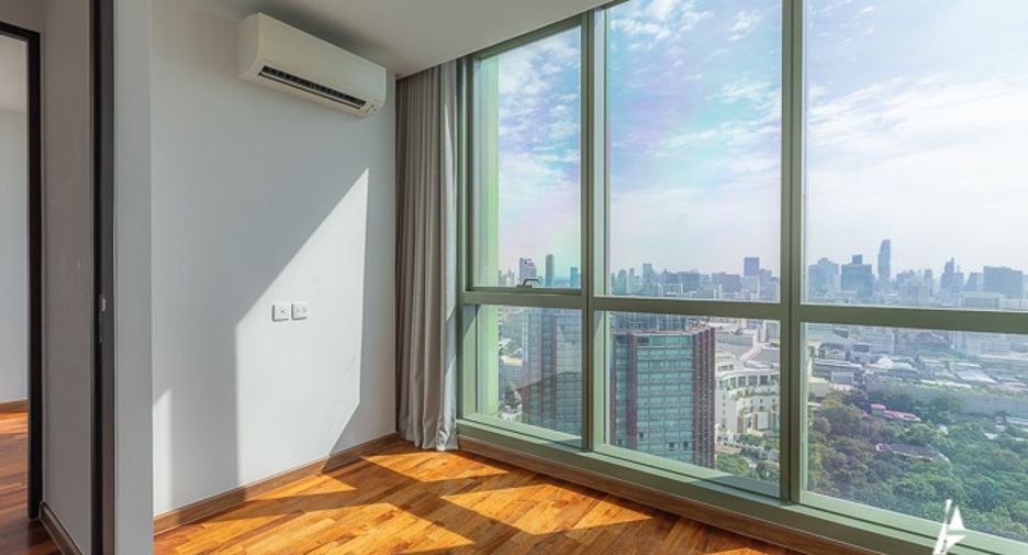 For sale 3 bedrooms condo in Pathum Wan, Bangkok