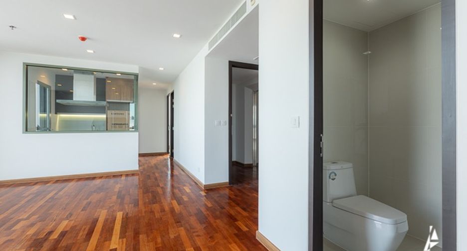 For sale 3 bedrooms condo in Pathum Wan, Bangkok