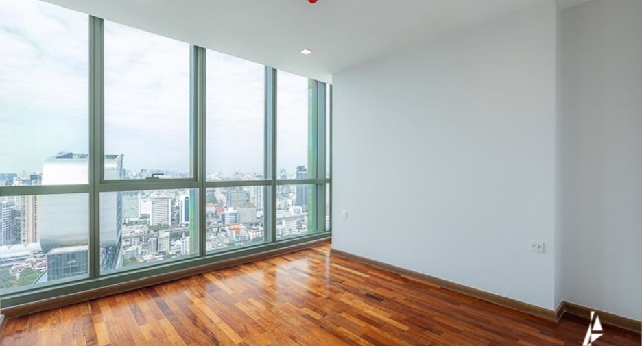 For sale 3 bedrooms condo in Pathum Wan, Bangkok