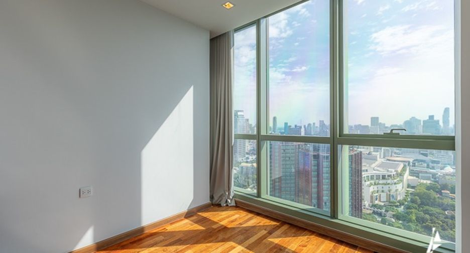 For sale 3 bedrooms condo in Pathum Wan, Bangkok