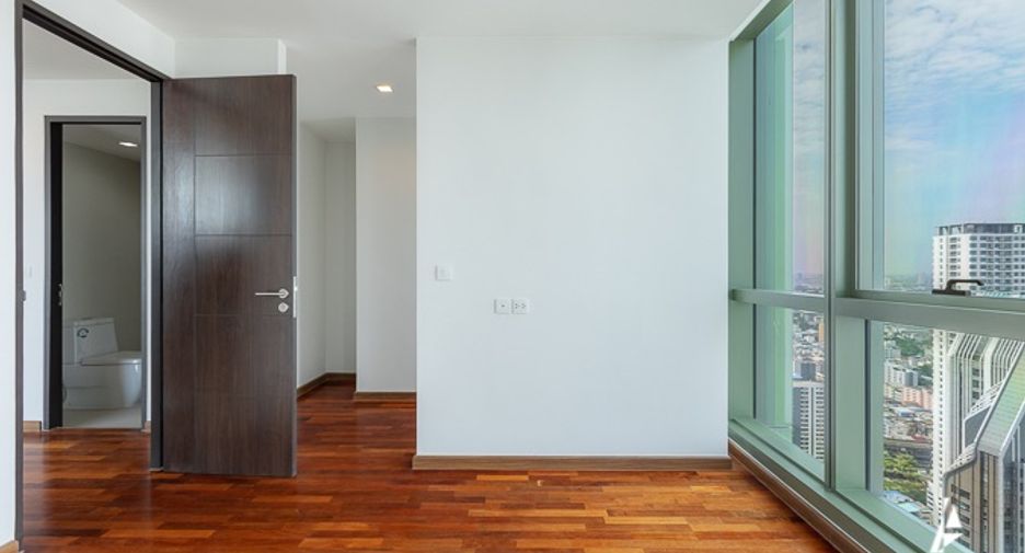 For sale 3 bedrooms condo in Pathum Wan, Bangkok