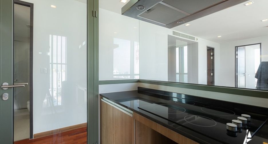 For sale 3 bedrooms condo in Pathum Wan, Bangkok