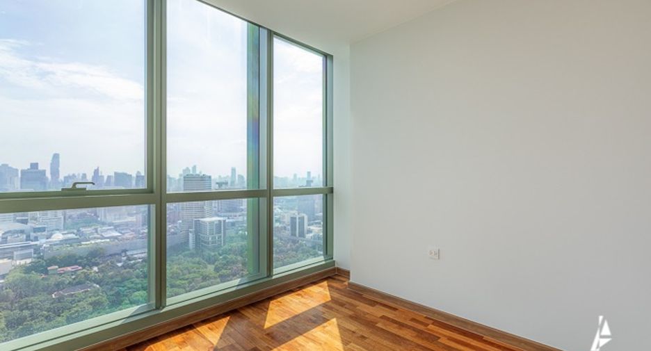 For sale 3 bedrooms condo in Pathum Wan, Bangkok
