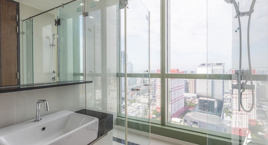 For sale 3 bedrooms condo in Pathum Wan, Bangkok