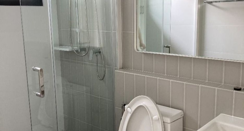 For rent 3 bedrooms townhouse in Bang Phli, Samut Prakan