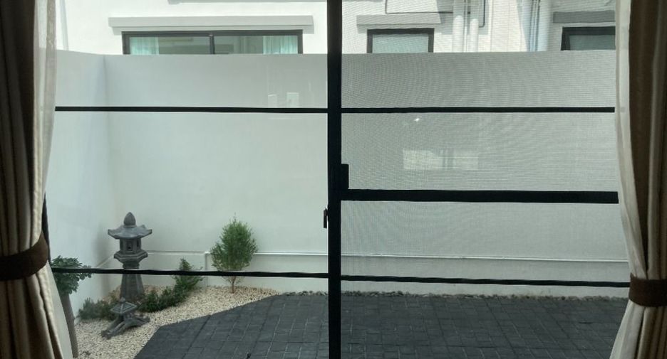For rent 3 bedrooms townhouse in Bang Phli, Samut Prakan