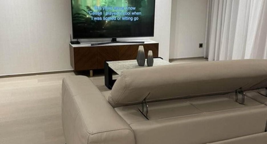 For rent and for sale 2 bedrooms condo in Pathum Wan, Bangkok