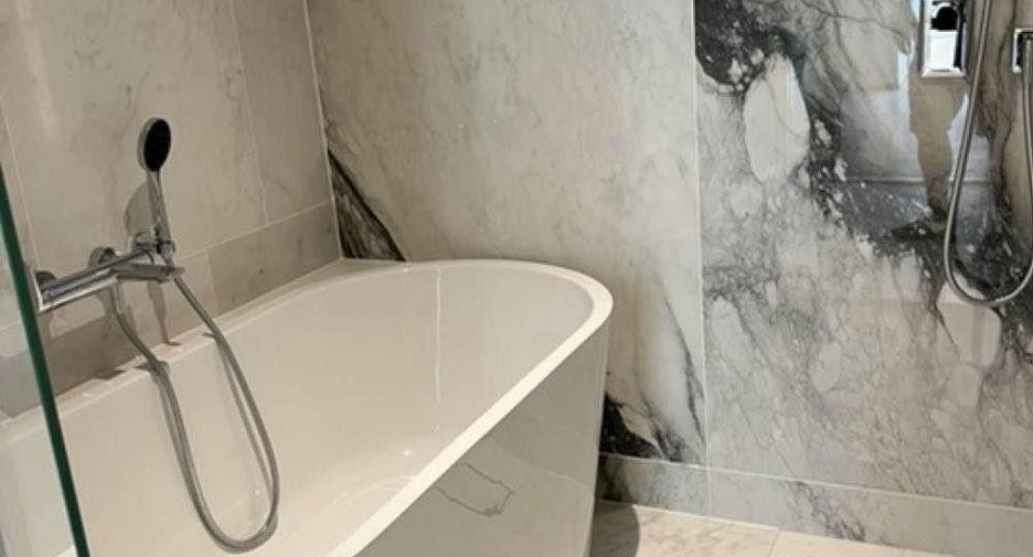 For rent and for sale 2 bedrooms condo in Pathum Wan, Bangkok