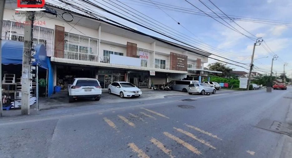 For sale 2 bed retail Space in Sai Mai, Bangkok