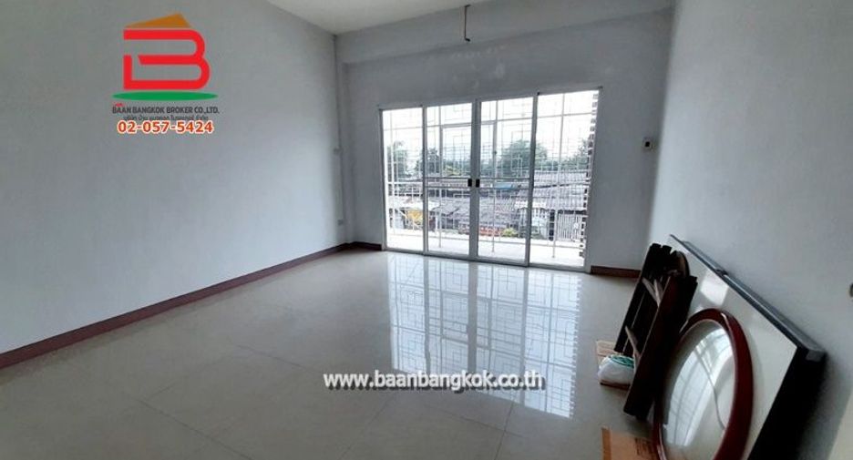 For sale 2 bedrooms retail Space in Sai Mai, Bangkok