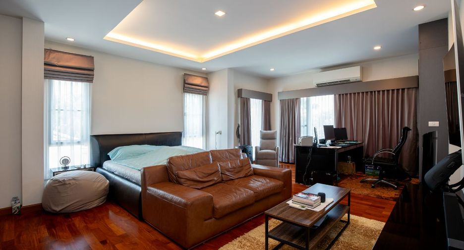 À vendre 5 chambres maison à Bang Khae, Bangkok