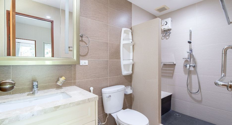 À vendre 5 chambres maison à Bang Khae, Bangkok