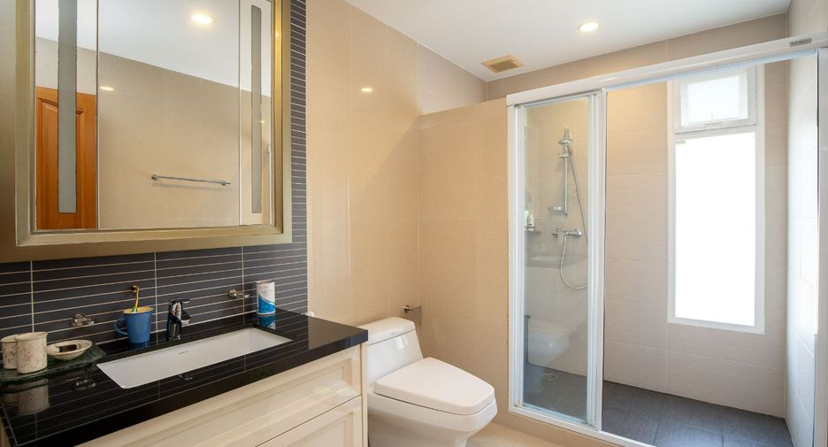 À vendre 5 chambres maison à Bang Khae, Bangkok