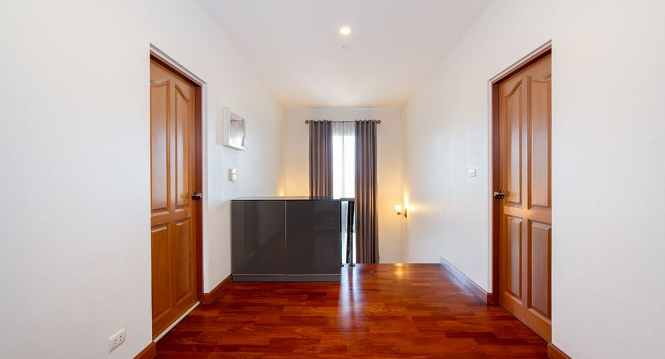 À vendre 5 chambres maison à Bang Khae, Bangkok
