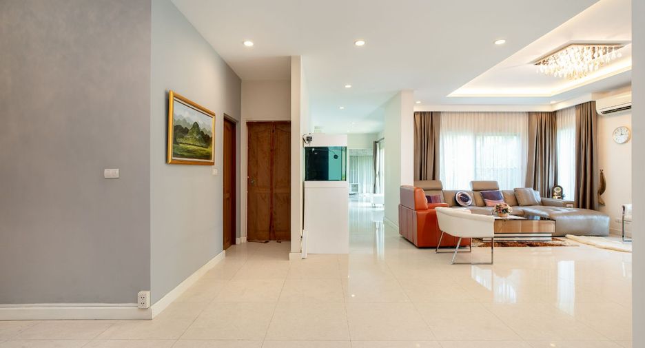 À vendre 5 chambres maison à Bang Khae, Bangkok