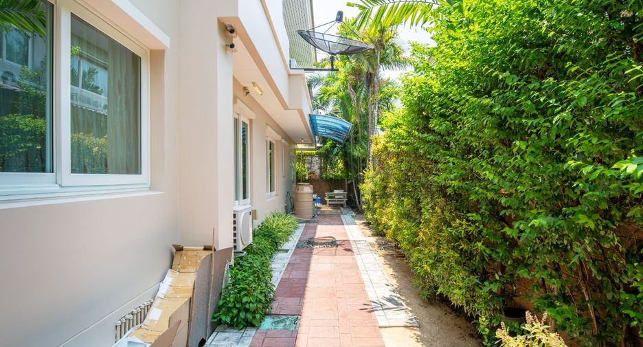 À vendre 5 chambres maison à Bang Khae, Bangkok
