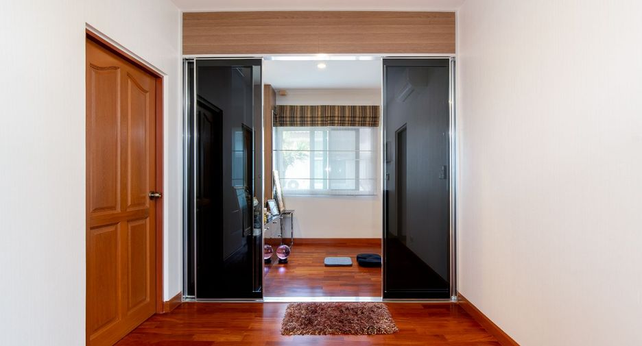 À vendre 5 chambres maison à Bang Khae, Bangkok