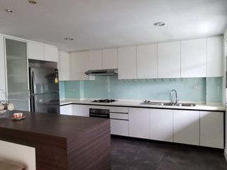 For rent 5 bed townhouse in Sathon, Bangkok