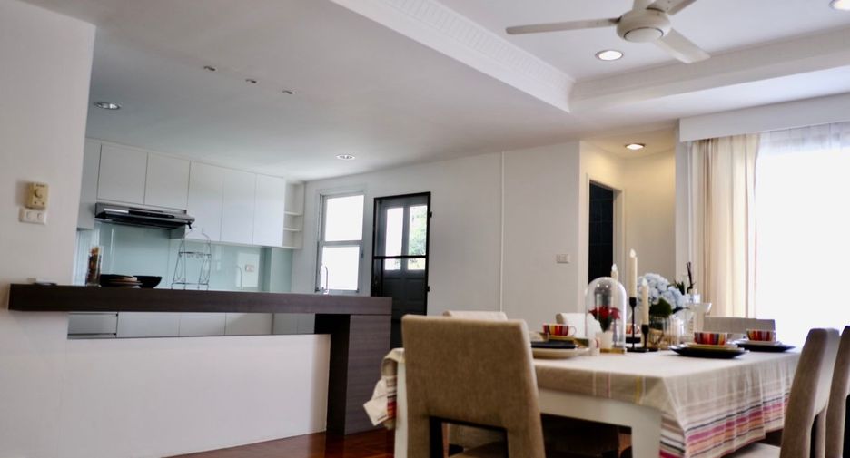Reihenhaus zur Miete mit 5 Zimmer in Sathon, Bangkok